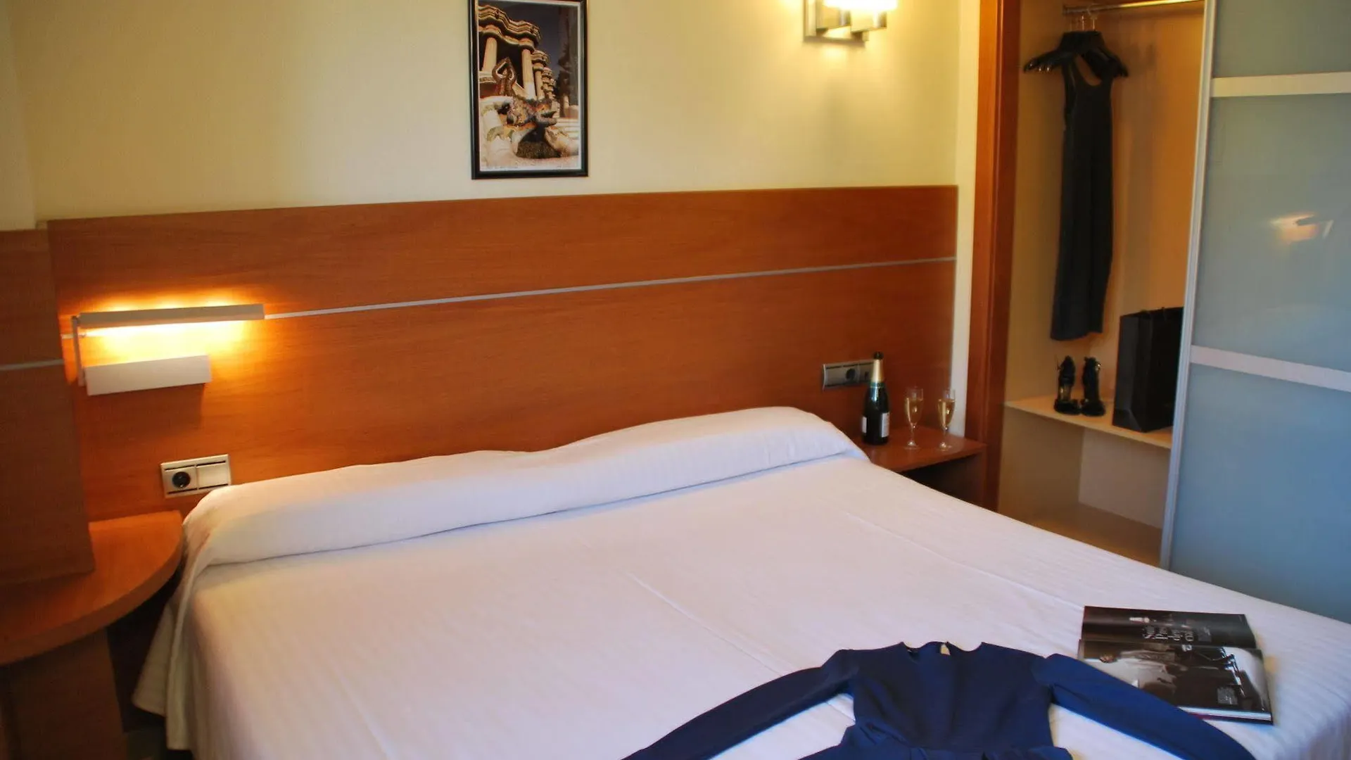 Апарт-отель Apartaments Arago565 Барселона